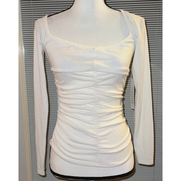 Red Haute White Scoop Neck Ruched Knit Top NWT— SMALL - Picture 1 of 8